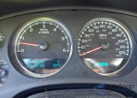 2010 Chevrolet Suburban 1500 Ls из США, поврежденный, VIN 1GNUKHE39AR250385